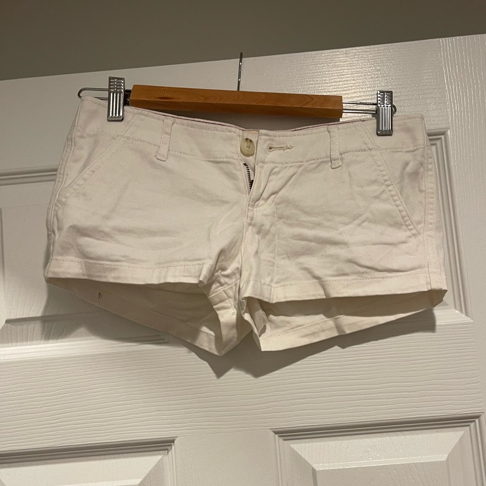 Hollister Low Rise Short Chino Shorts